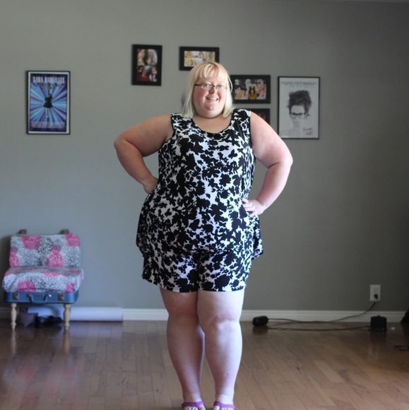 Modamix Eloise printed Crepe short set - Picture 1 of 3